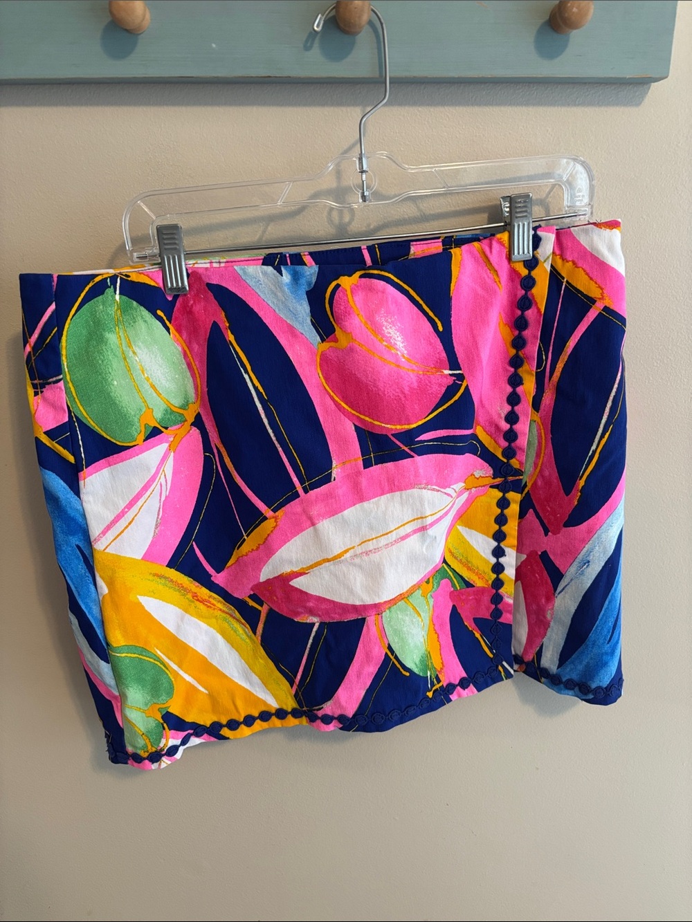 Crown & Ivy Hot Leaves Skort Size 14 Wrap Mini Skirt Shorts Pink Navy Tropical